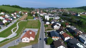 +áMARJE DJI_0001.MP4_snapshot_01.26_[2017.05.06_16.58.12]